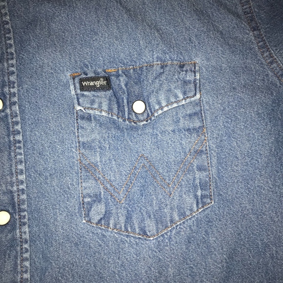 Wrangler Denim Pearl Snap Long Sleeve Shirt - Picture 3 of 4